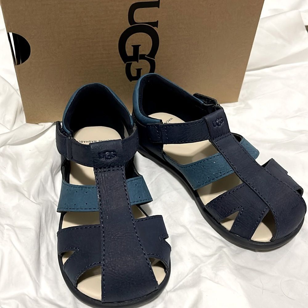NIB- UGG - toddler 10 & 12